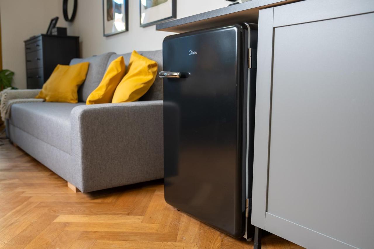 White Wolf House Hostel & Apartments Praga Esterno foto