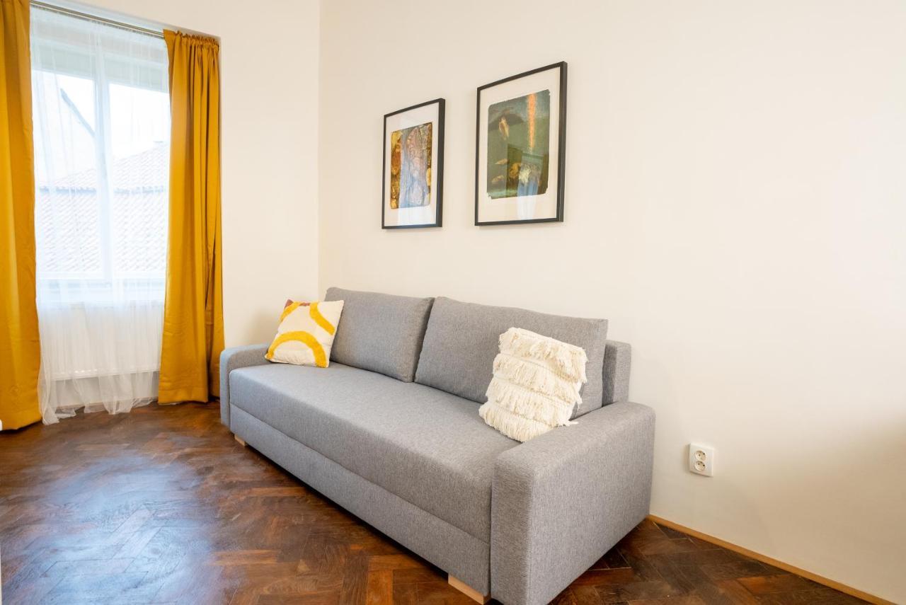 White Wolf House Hostel & Apartments Praga Esterno foto