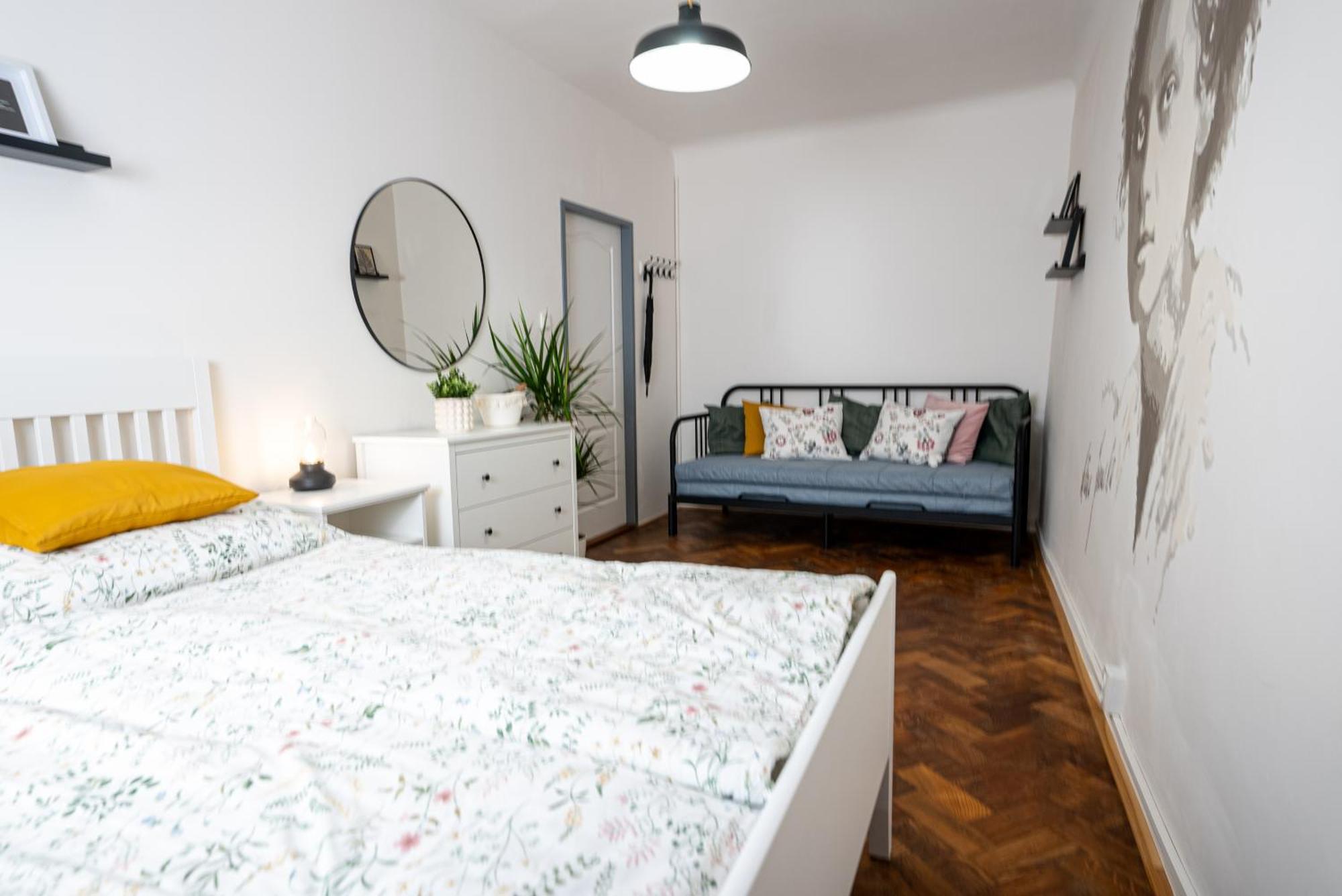 White Wolf House Hostel & Apartments Praga Esterno foto