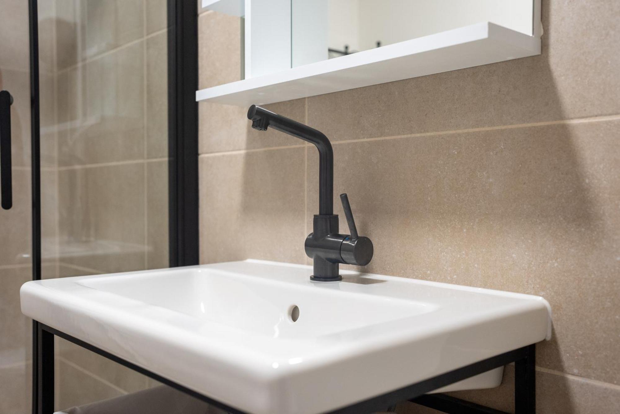 White Wolf House Hostel & Apartments Praga Esterno foto