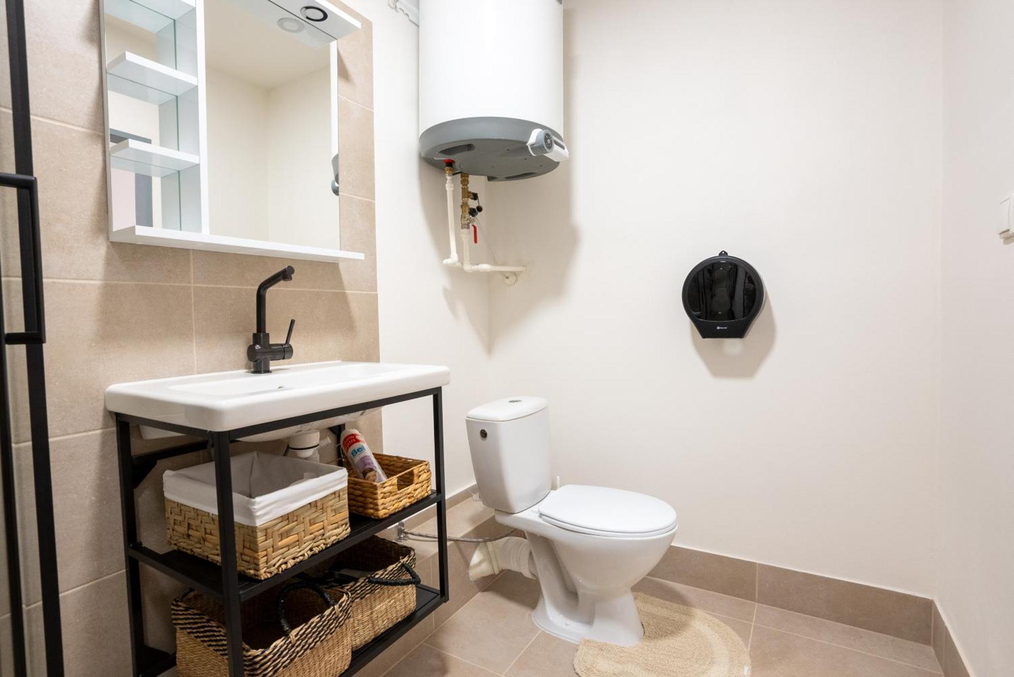 White Wolf House Hostel & Apartments Praga Esterno foto
