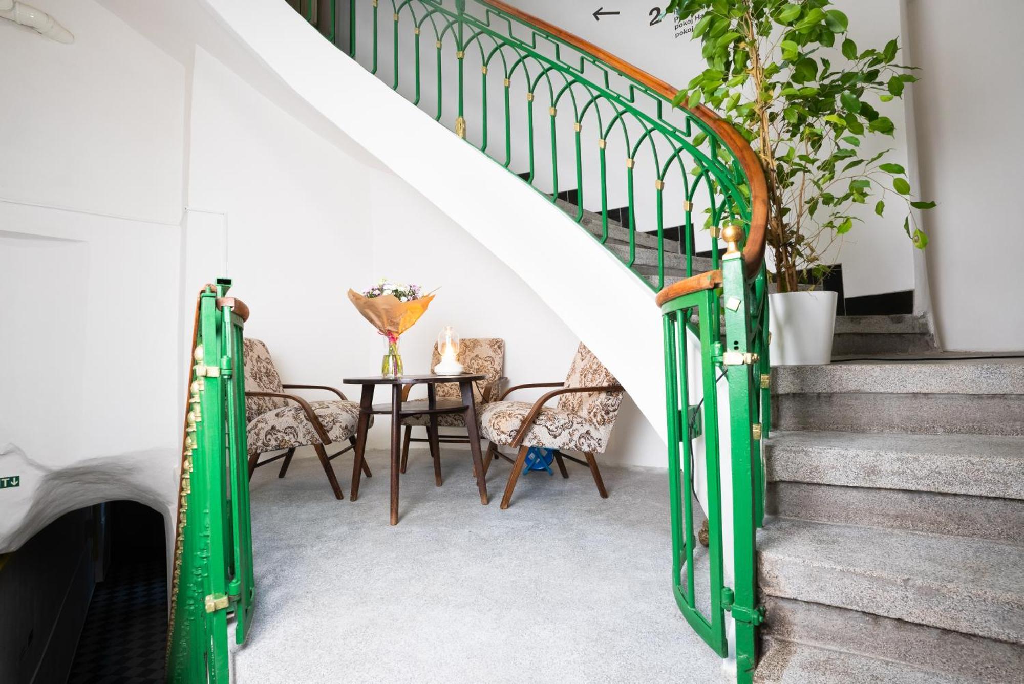 White Wolf House Hostel & Apartments Praga Esterno foto